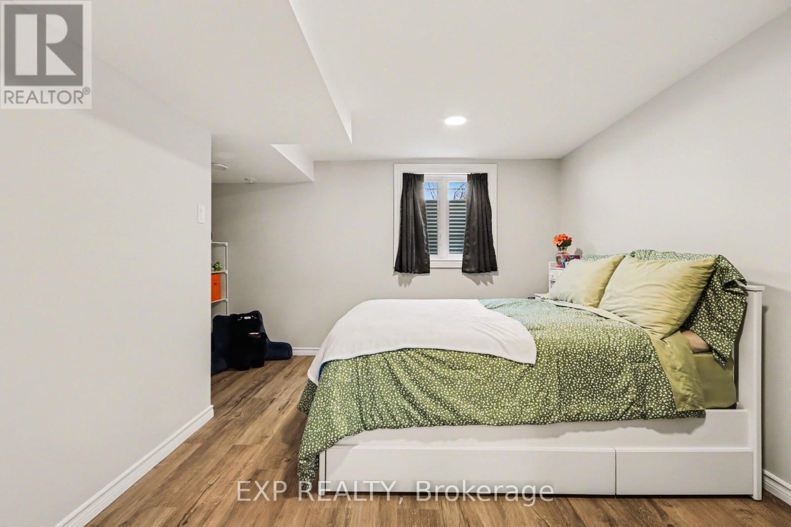 2 FOLKSTONE COURT Image 22