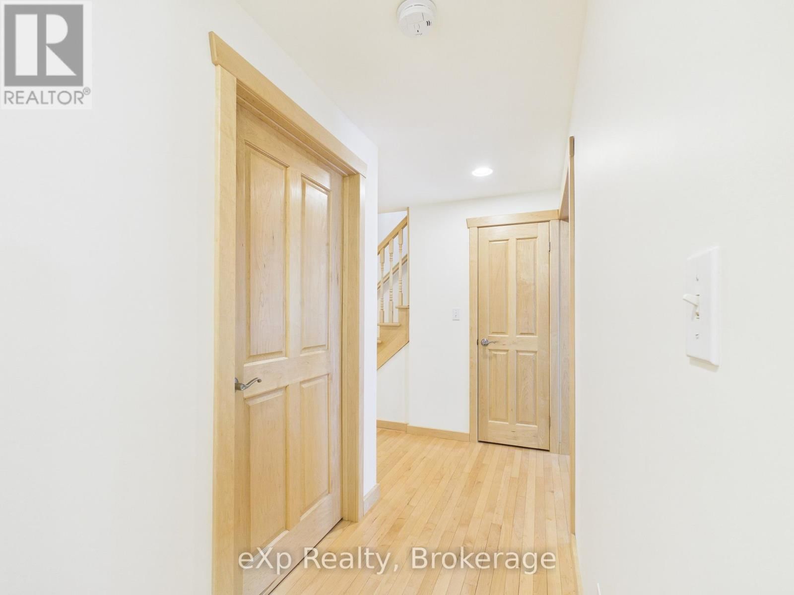 303709 SOUTH LINE Image 32