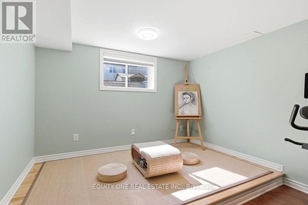 240 TRAILGATE STREET Image 43