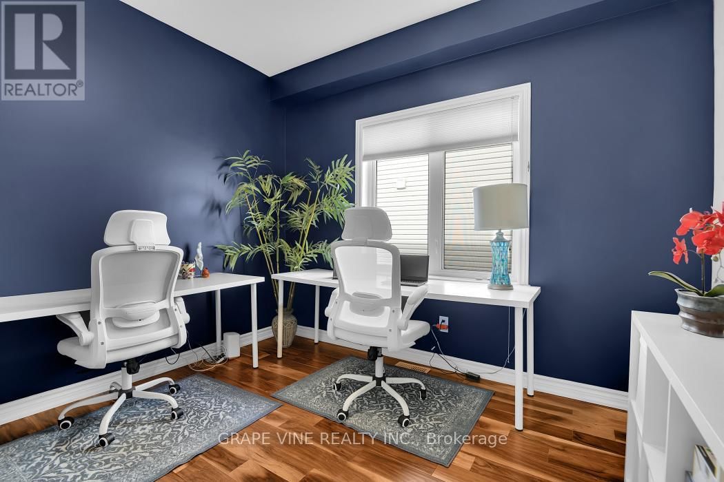 517 OVERLAND DRIVE Image 12