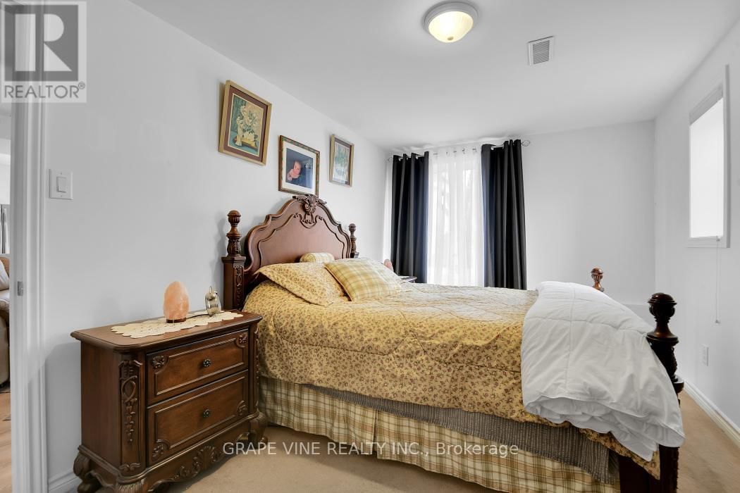 517 OVERLAND DRIVE Image 28