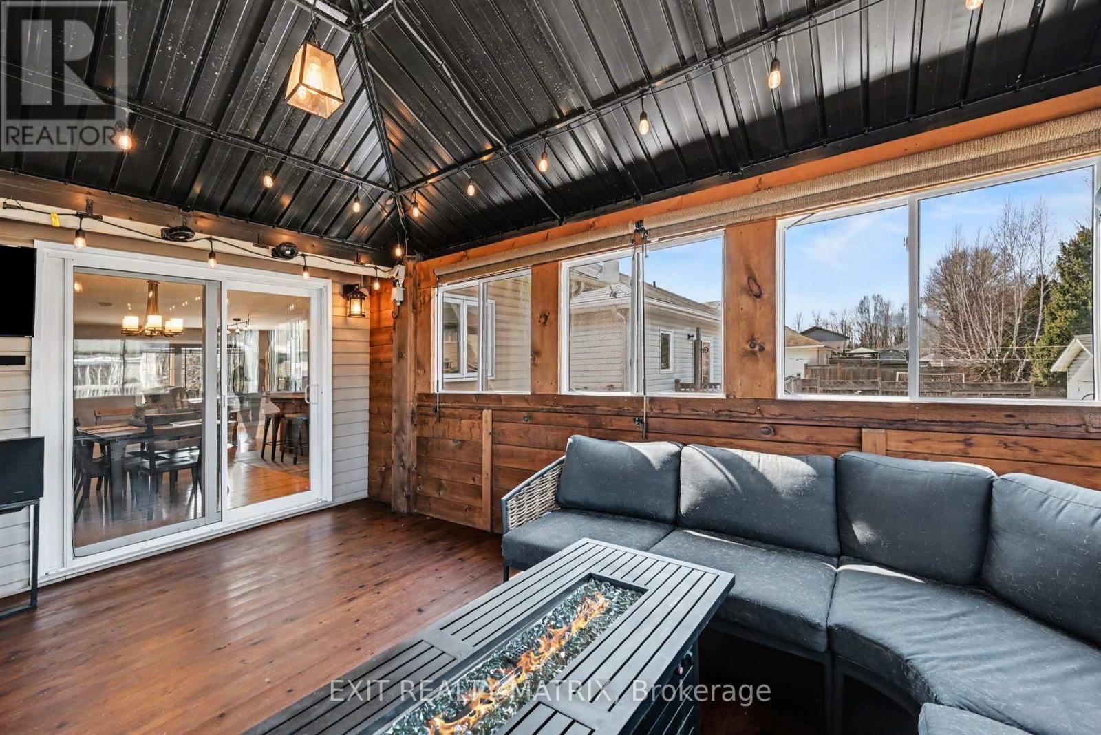 116 ROYAL COURT Image 12