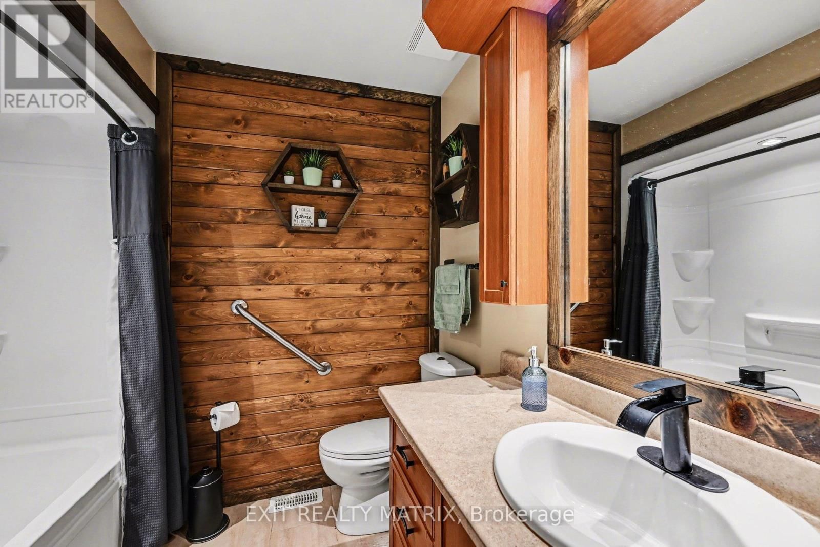 116 ROYAL COURT Image 19