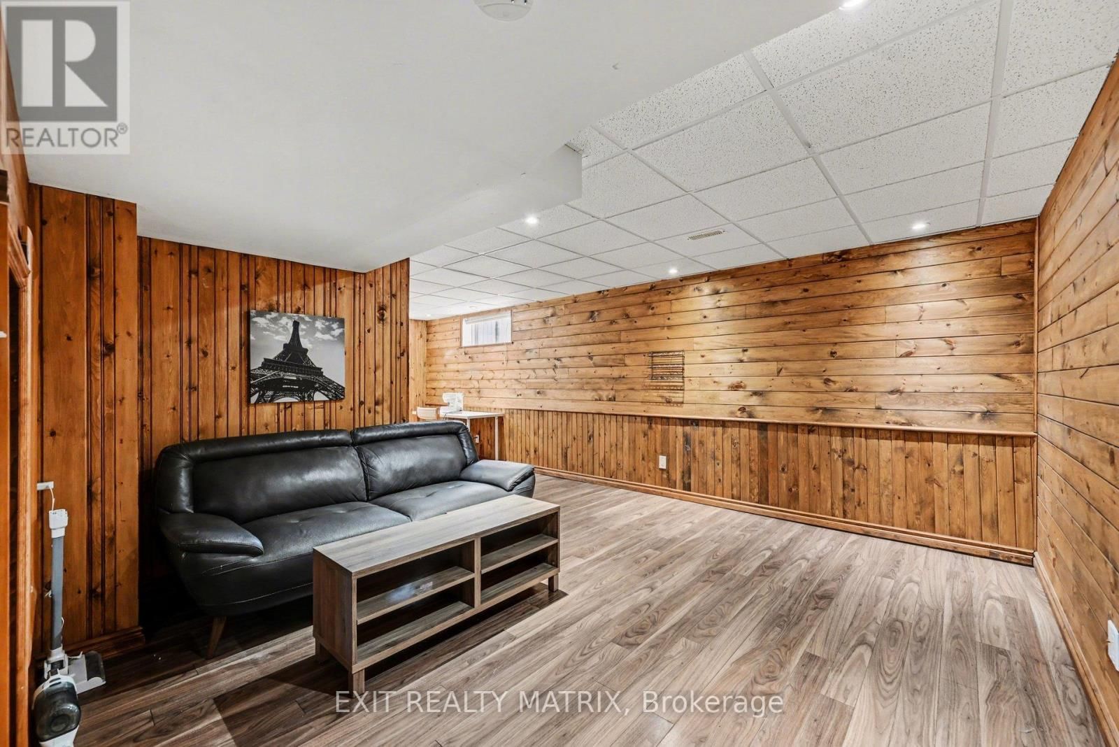 116 ROYAL COURT Image 25