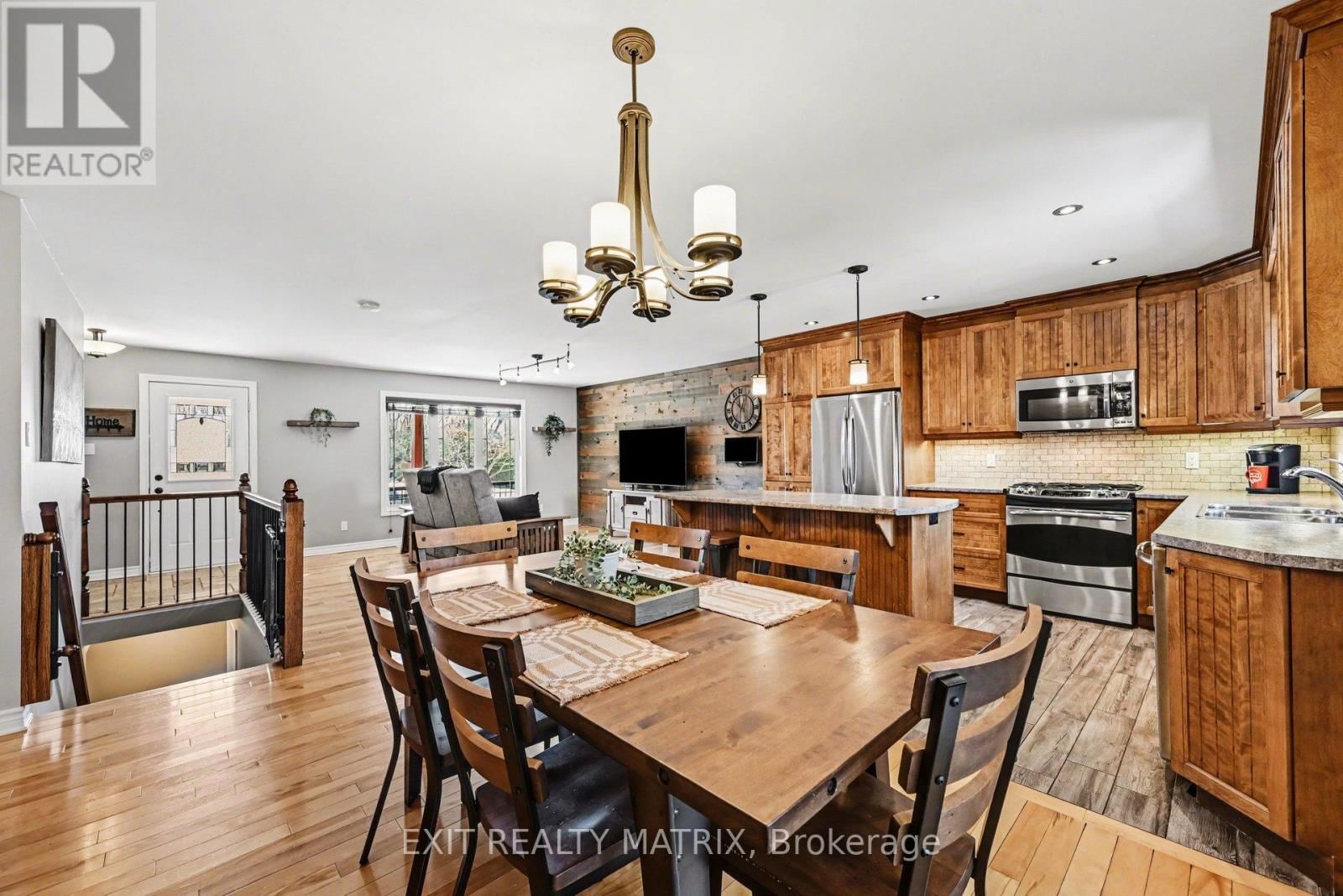 116 ROYAL COURT Image 7