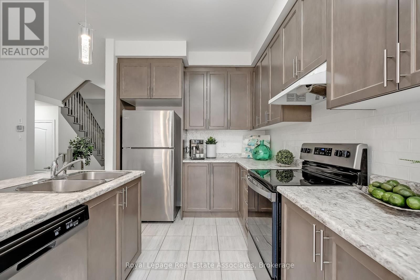 124 MUTRIE BOULEVARD Image 15