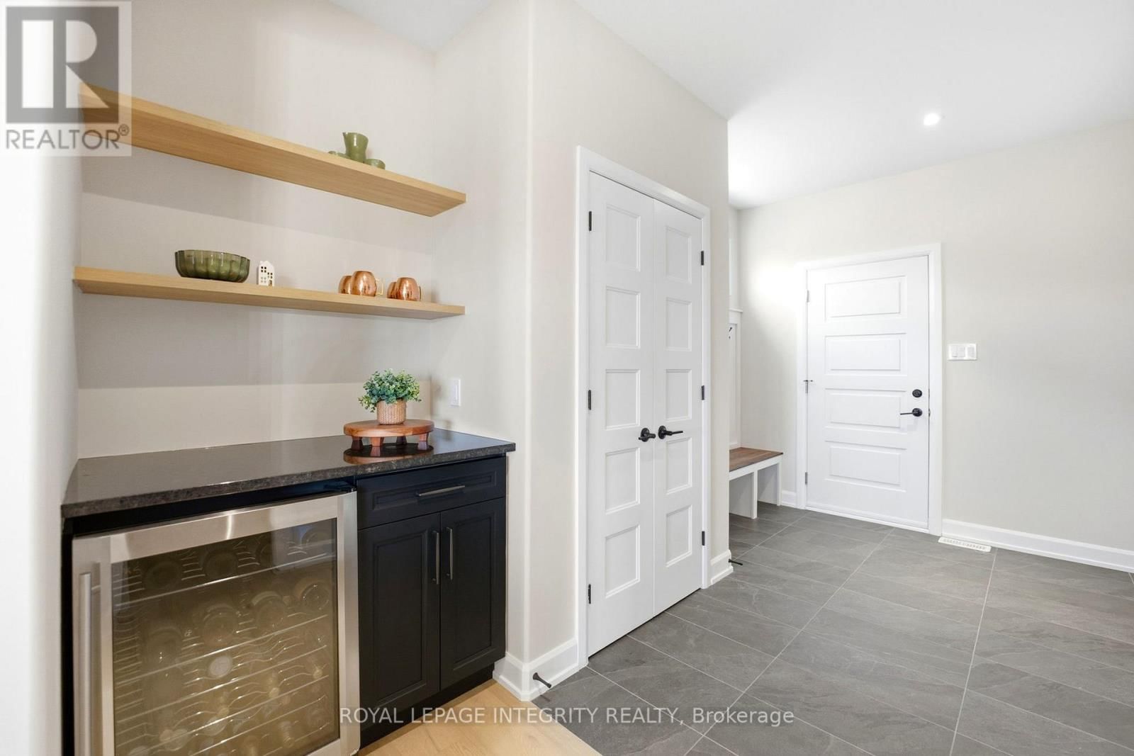 451 MOONLIGHT DRIVE Image 16