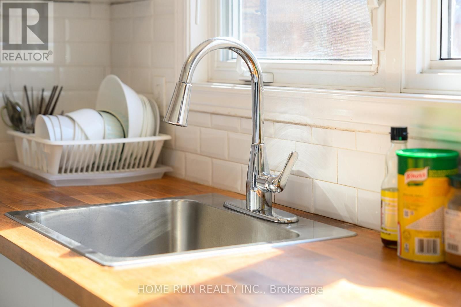 4 - 2111 MONTREAL ROAD Image 14