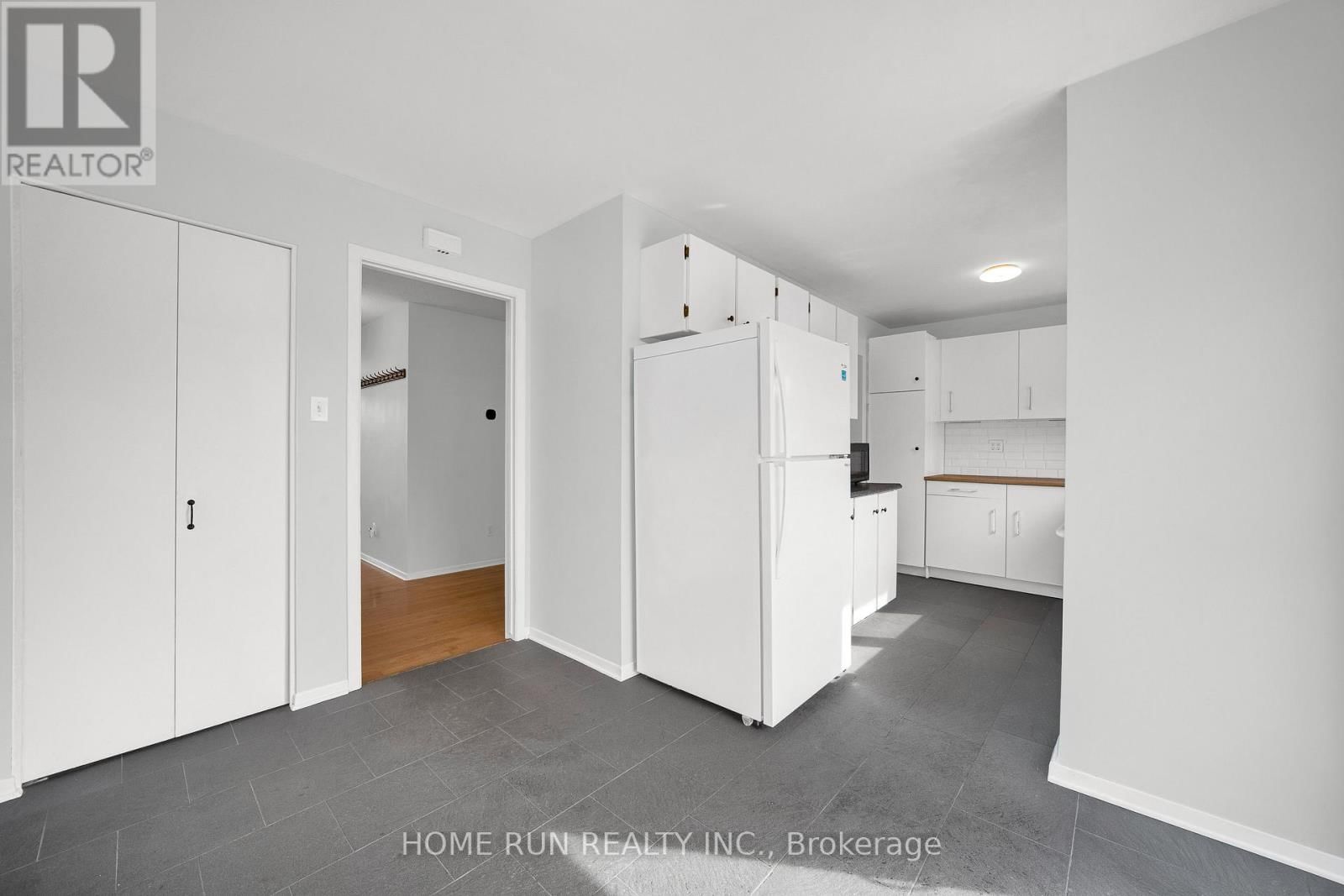 4 - 2111 MONTREAL ROAD Image 17