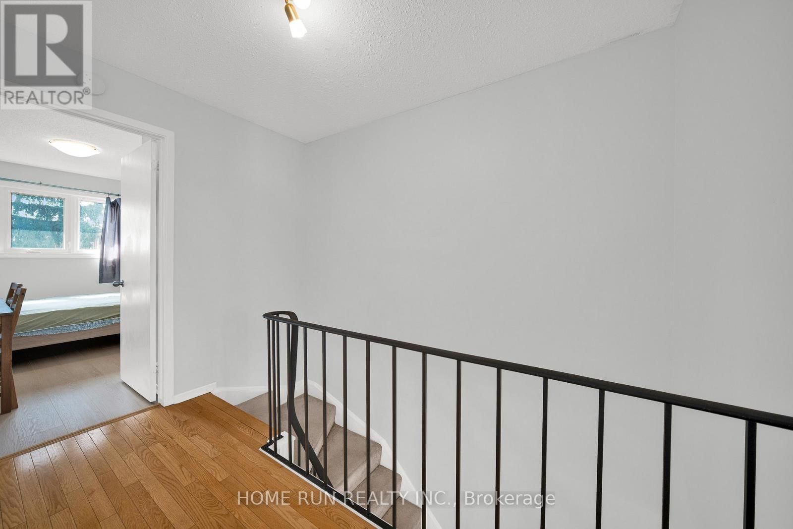 4 - 2111 MONTREAL ROAD Image 24