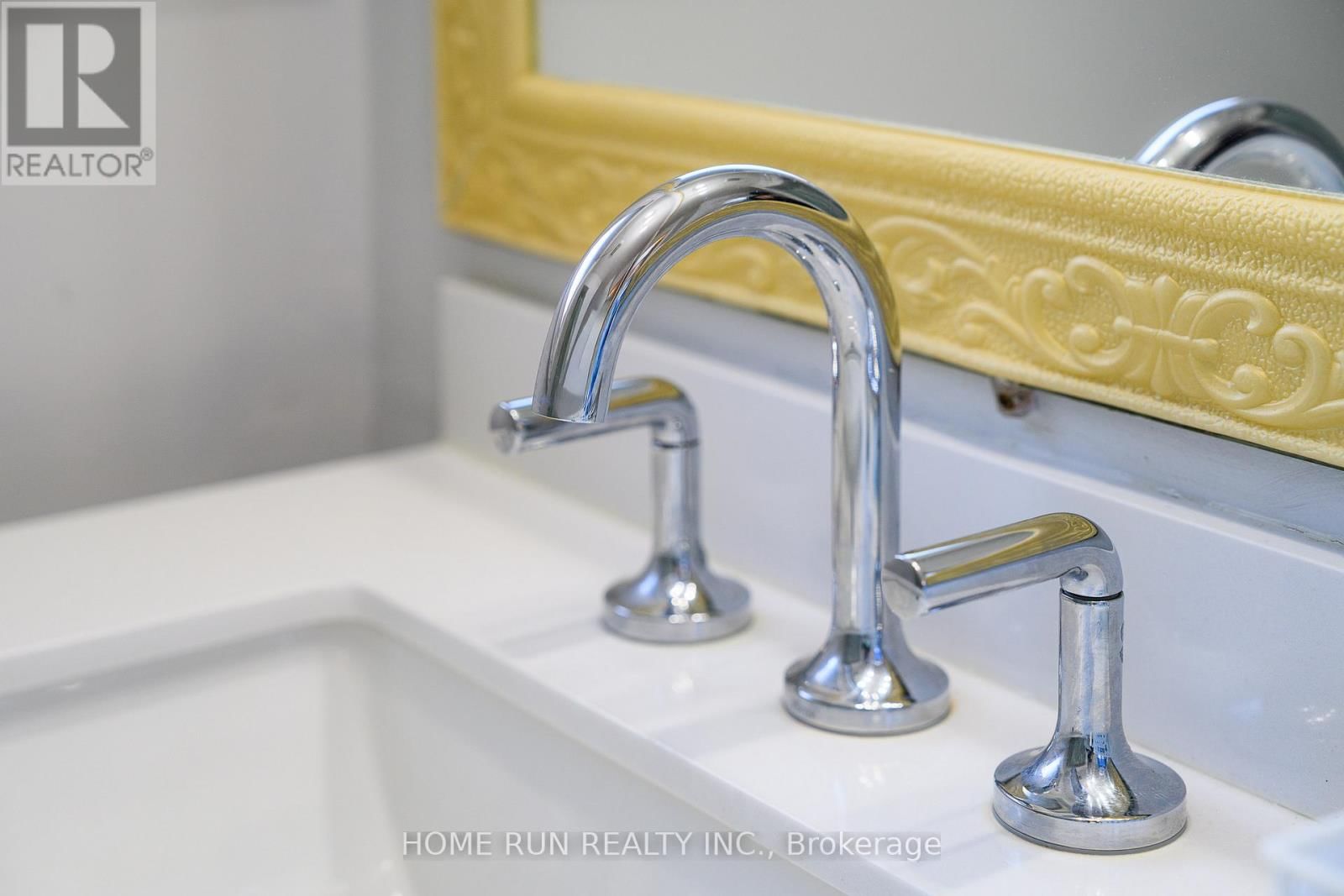 4 - 2111 MONTREAL ROAD Image 29