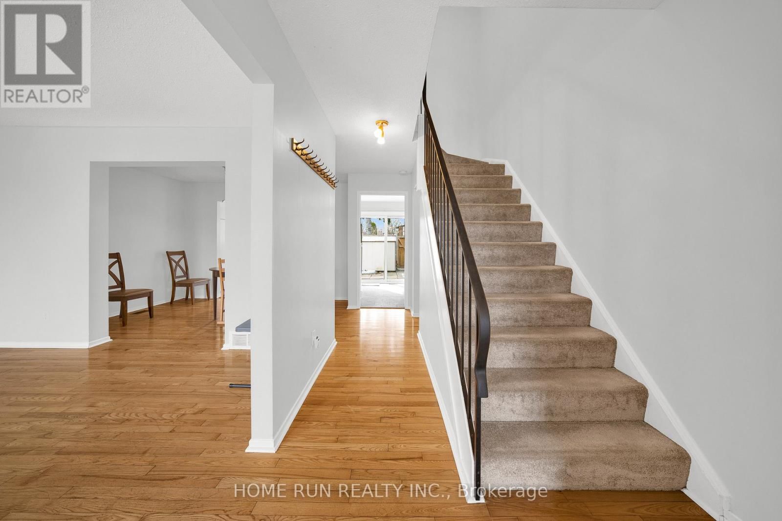 4 - 2111 MONTREAL ROAD Image 3