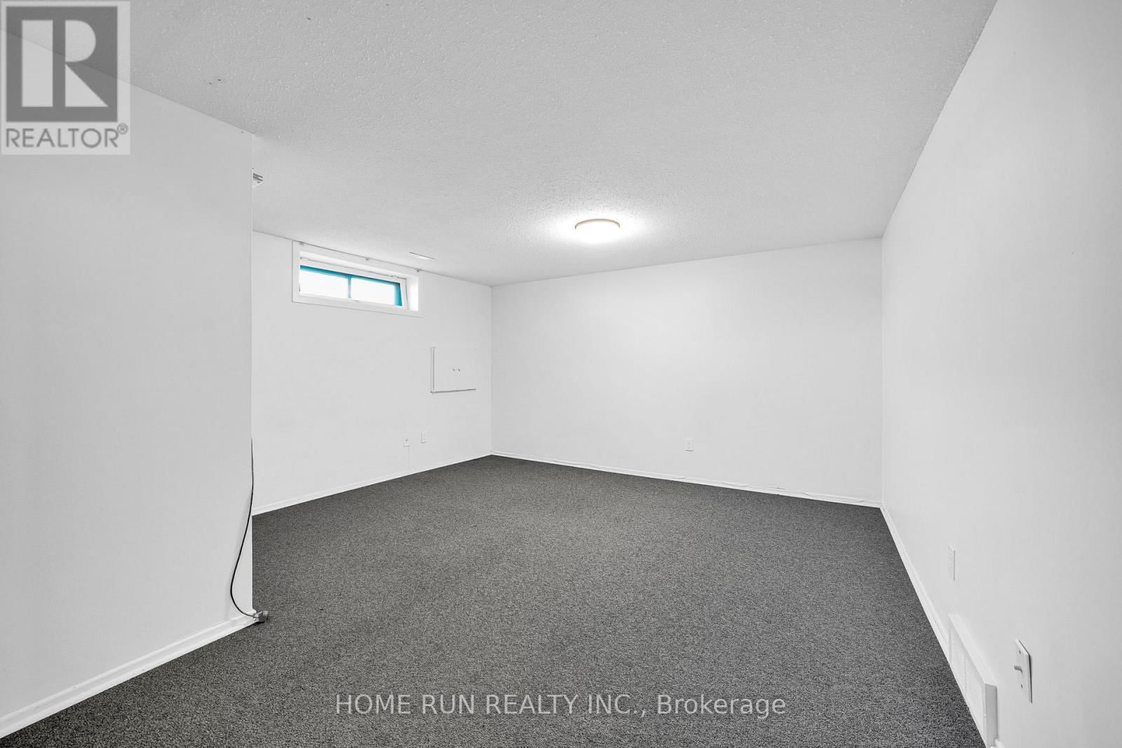 4 - 2111 MONTREAL ROAD Image 30