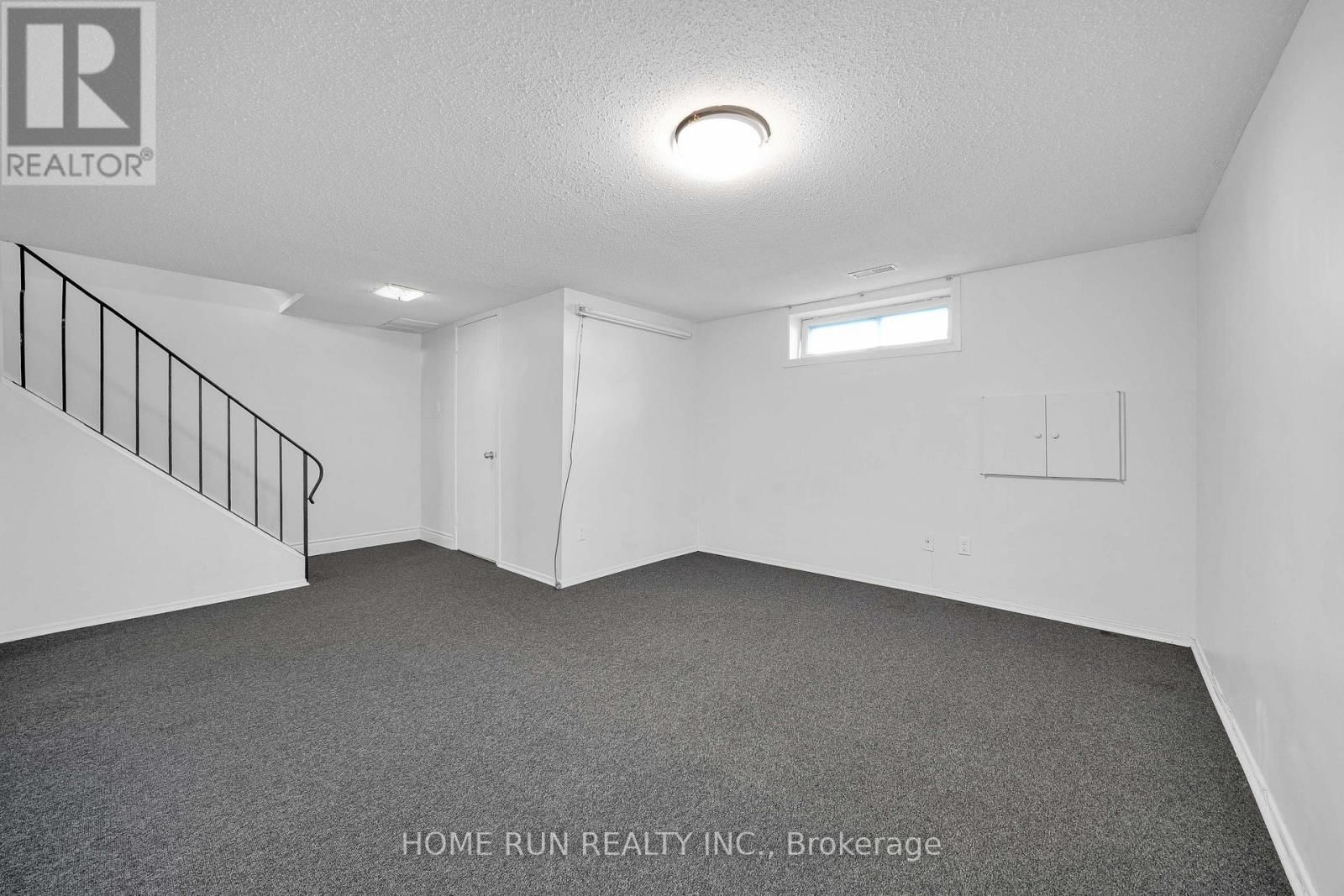 4 - 2111 MONTREAL ROAD Image 31