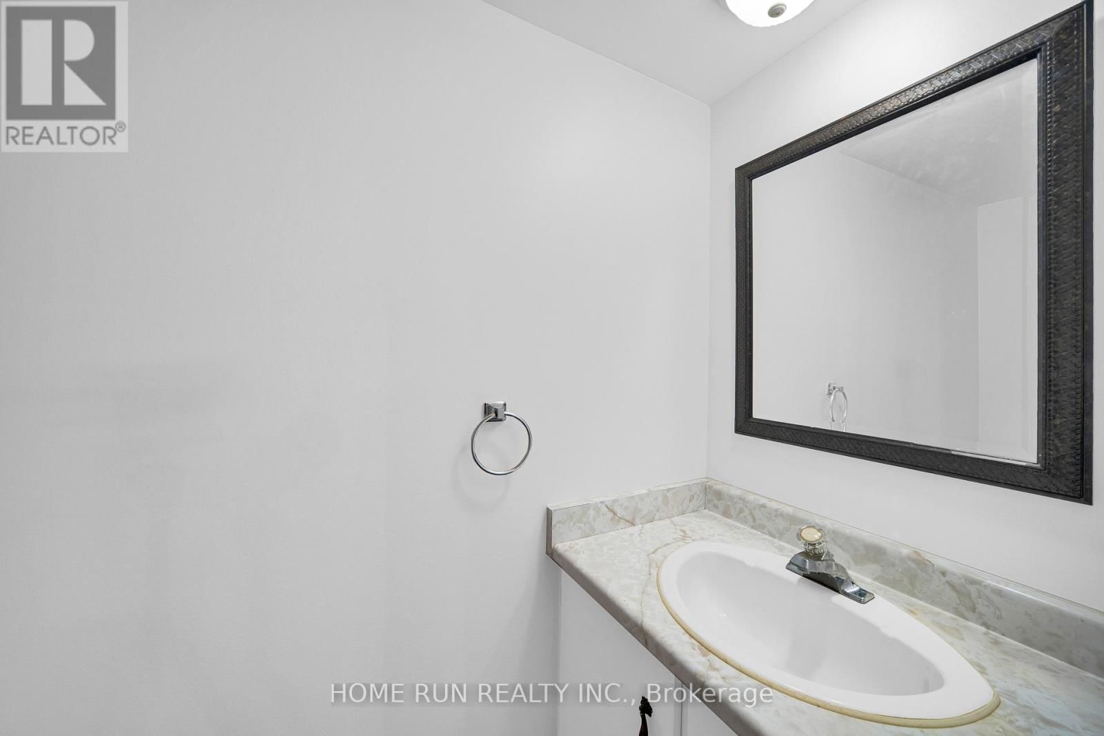 4 - 2111 MONTREAL ROAD Image 32