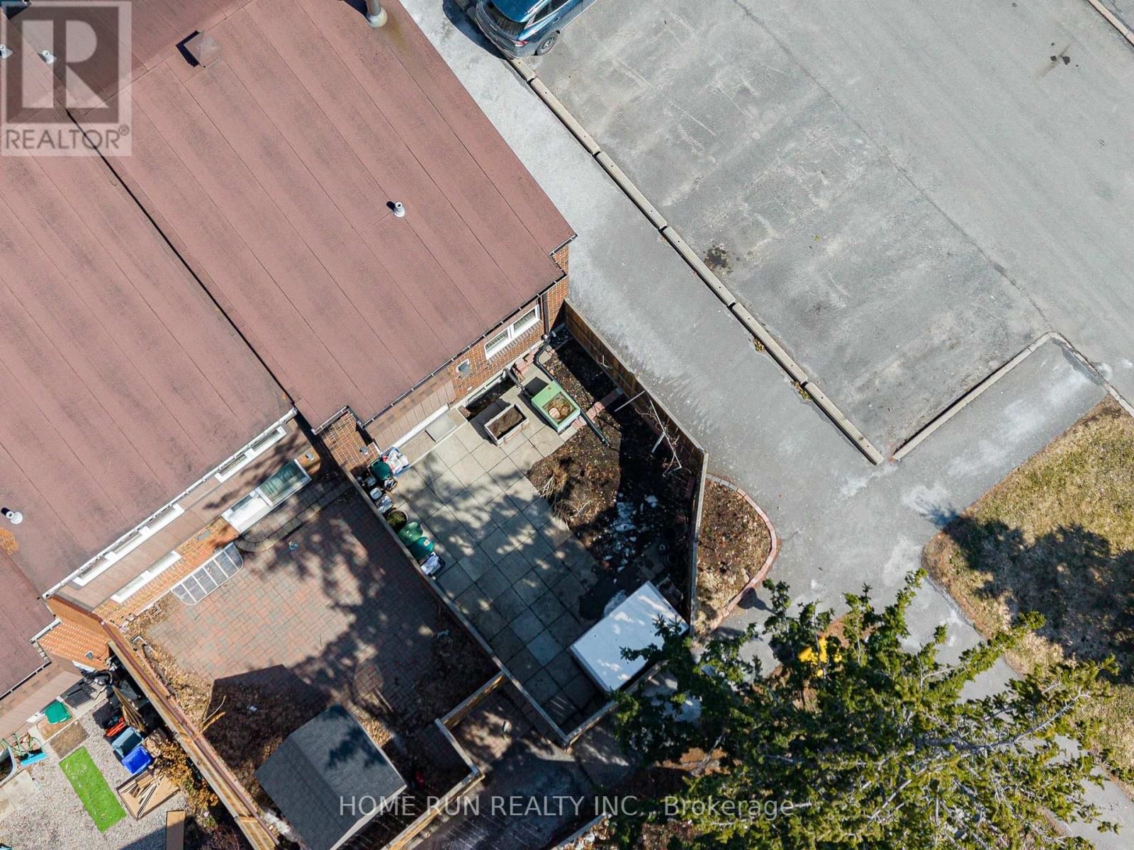 4 - 2111 MONTREAL ROAD Image 40