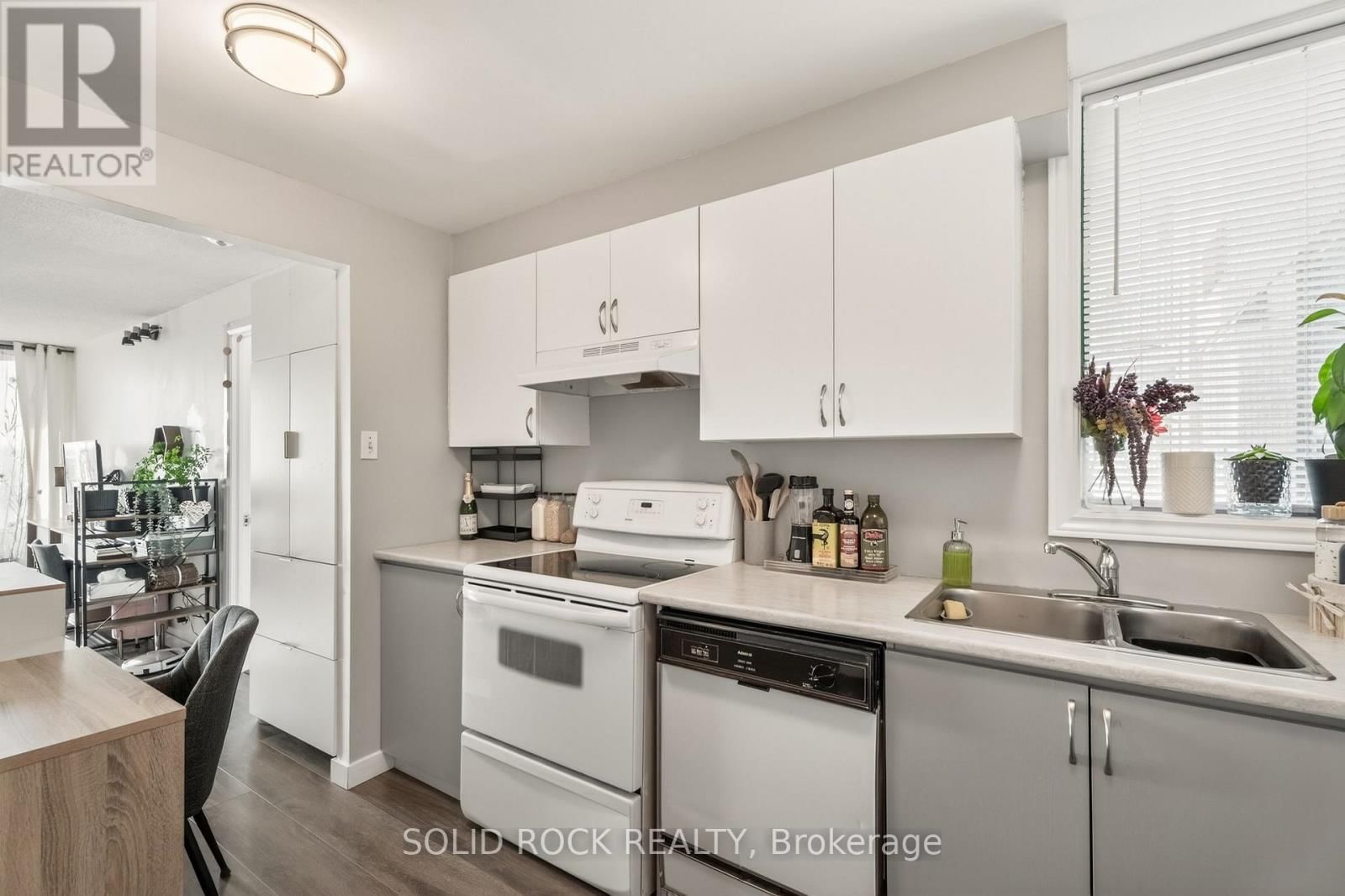 901 - 1440 HERON ROAD Image 9