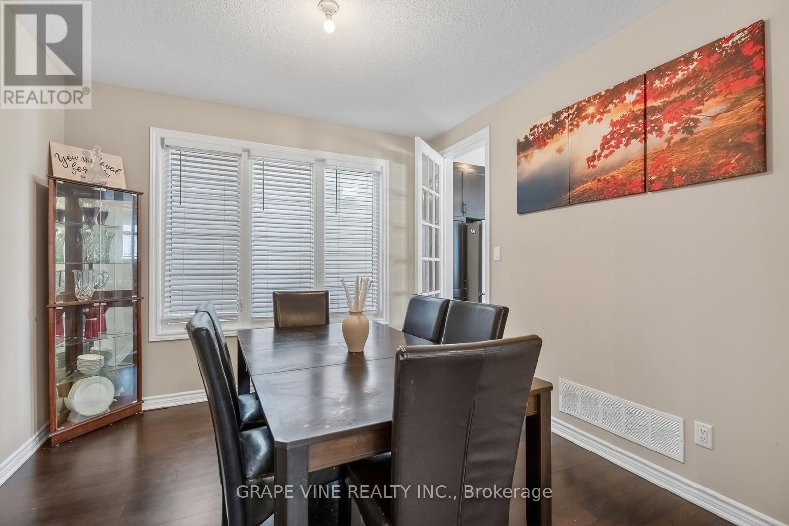 908 PEDIGREE STREET Image 13