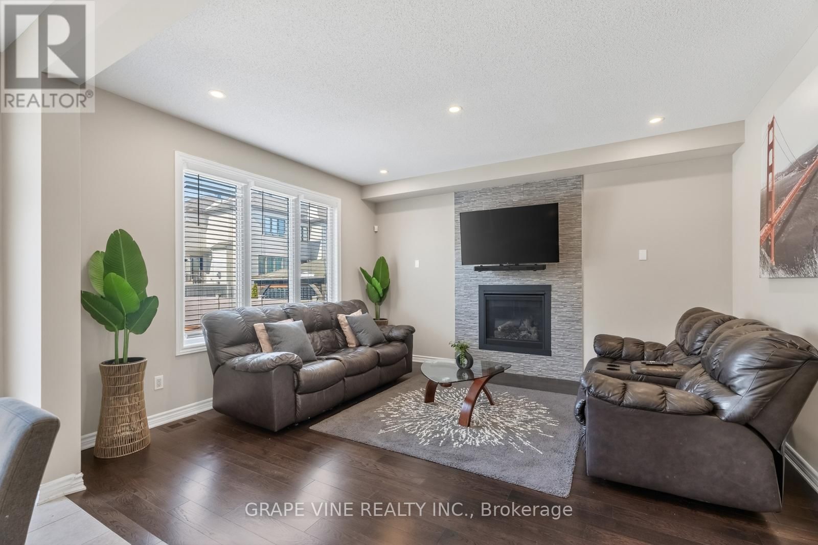 908 PEDIGREE STREET Image 14