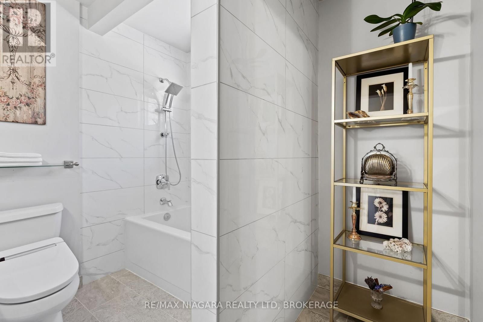 148 LAKESHORE ROAD Image 18