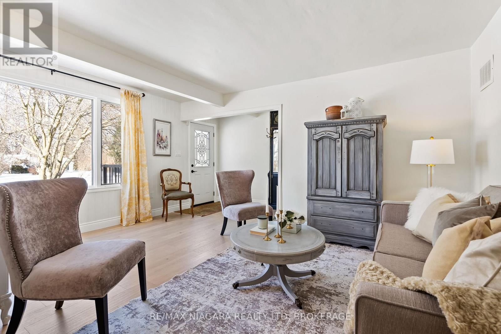 148 LAKESHORE ROAD Image 3