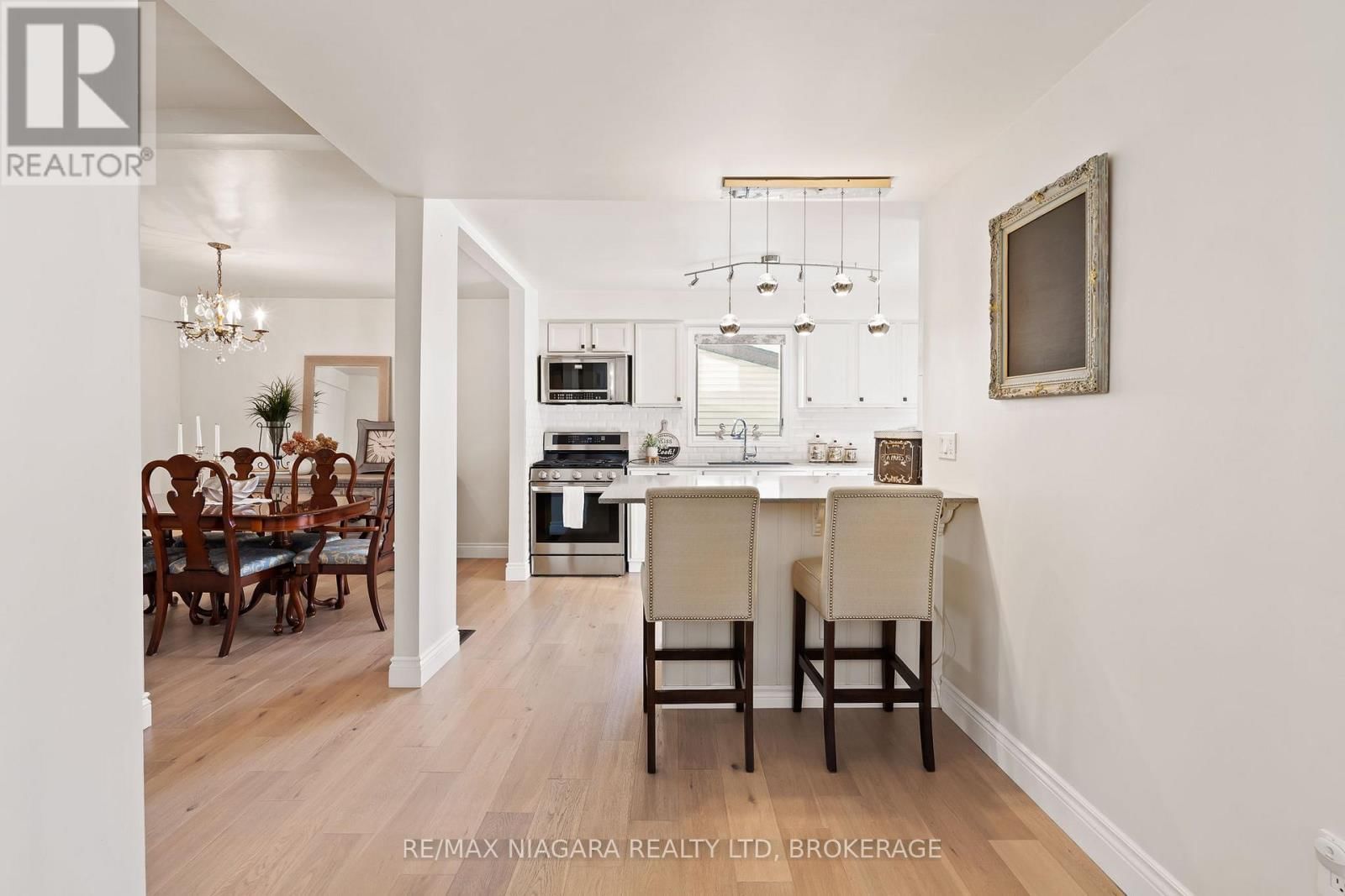 148 LAKESHORE ROAD Image 8