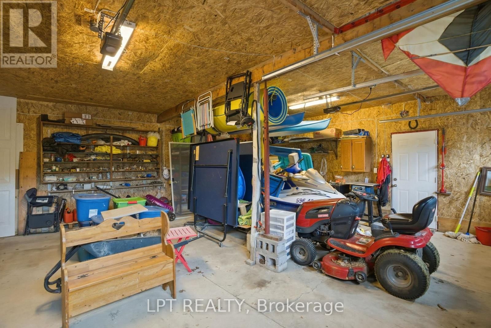 7597 BIDDULPH STREET Image 27