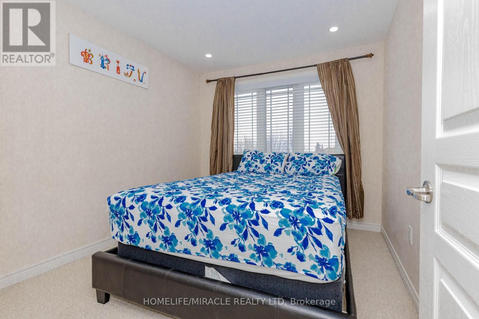 2 DOON CREEK STREET Image 35