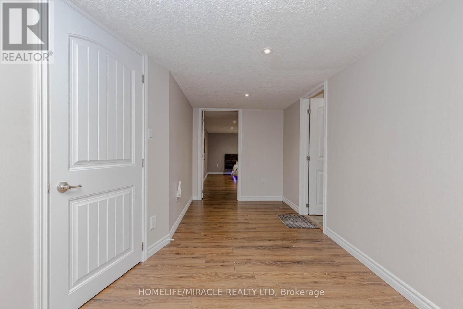 2 DOON CREEK STREET Image 40