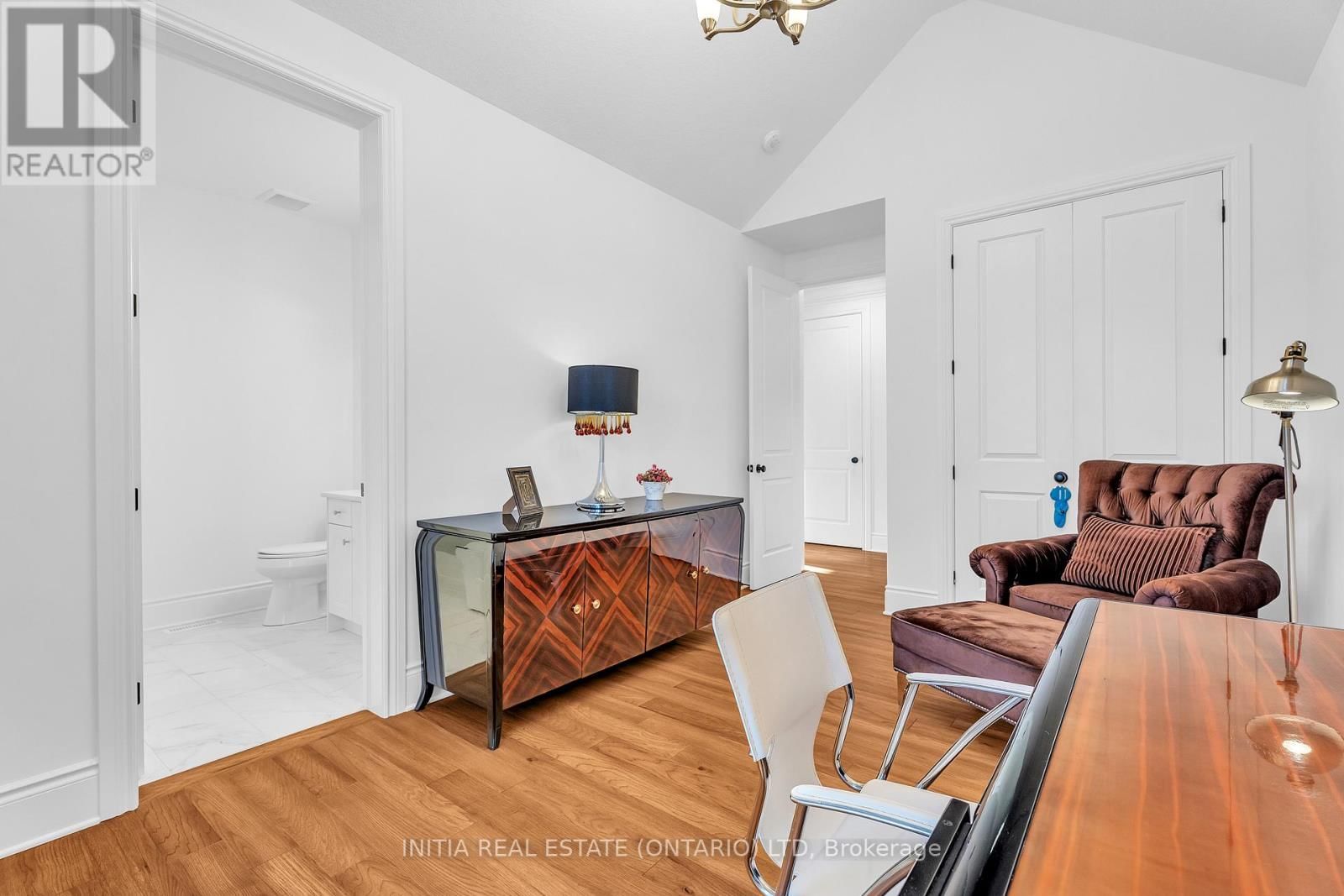 757 ZAIFMAN CIRCLE Image 40