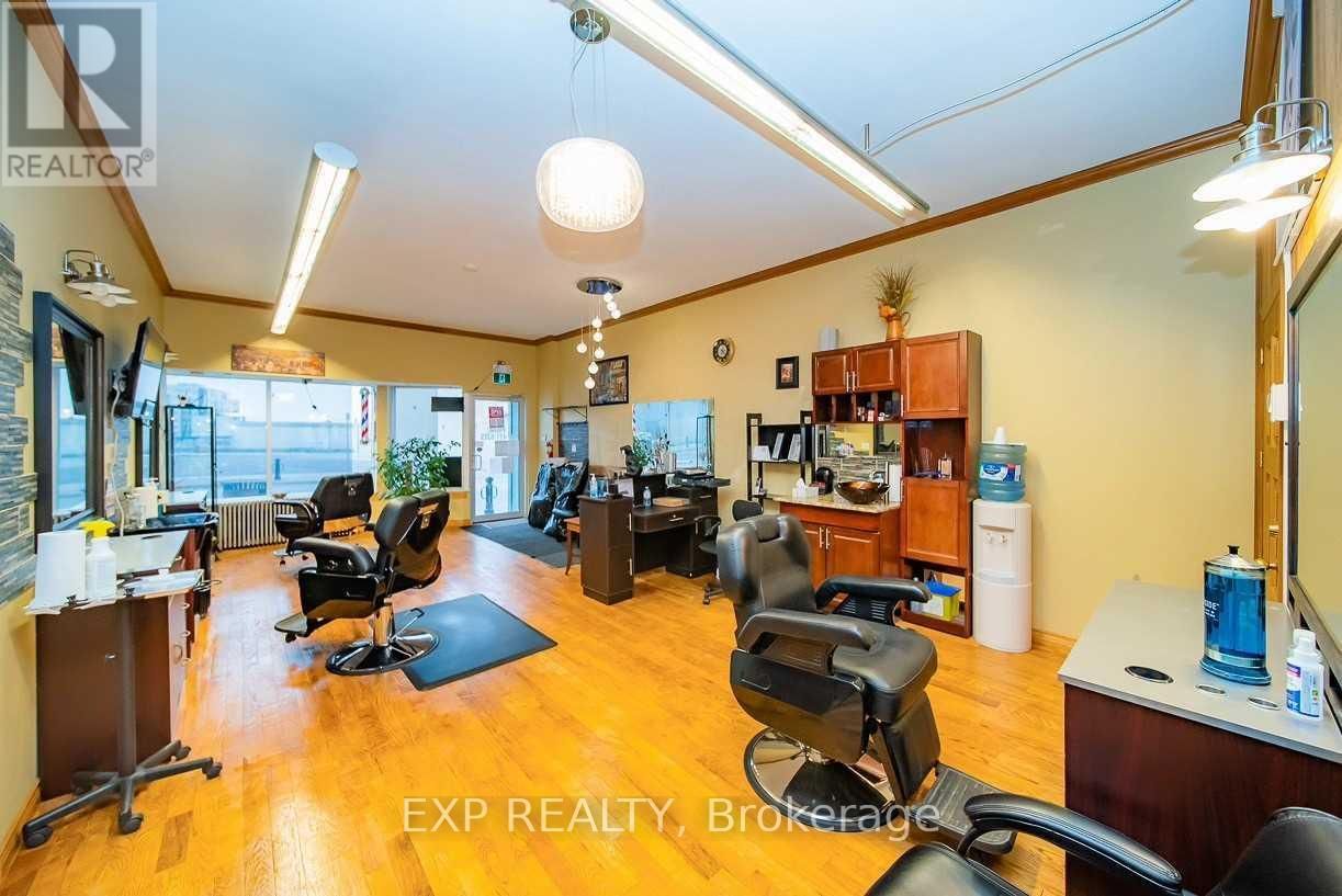 5848-5860 FERRY STREET Image 23