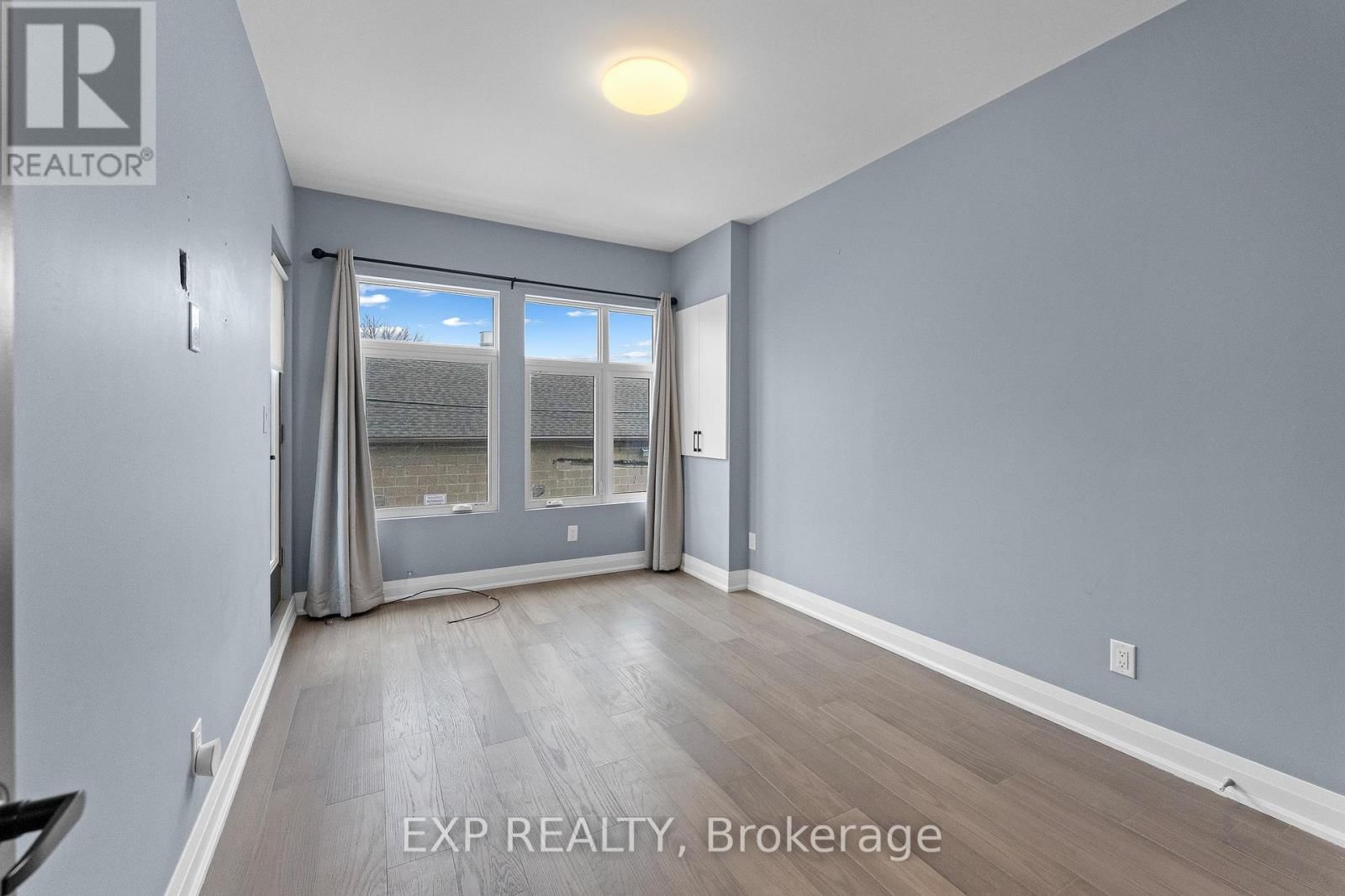 5848-5860 FERRY STREET Image 7