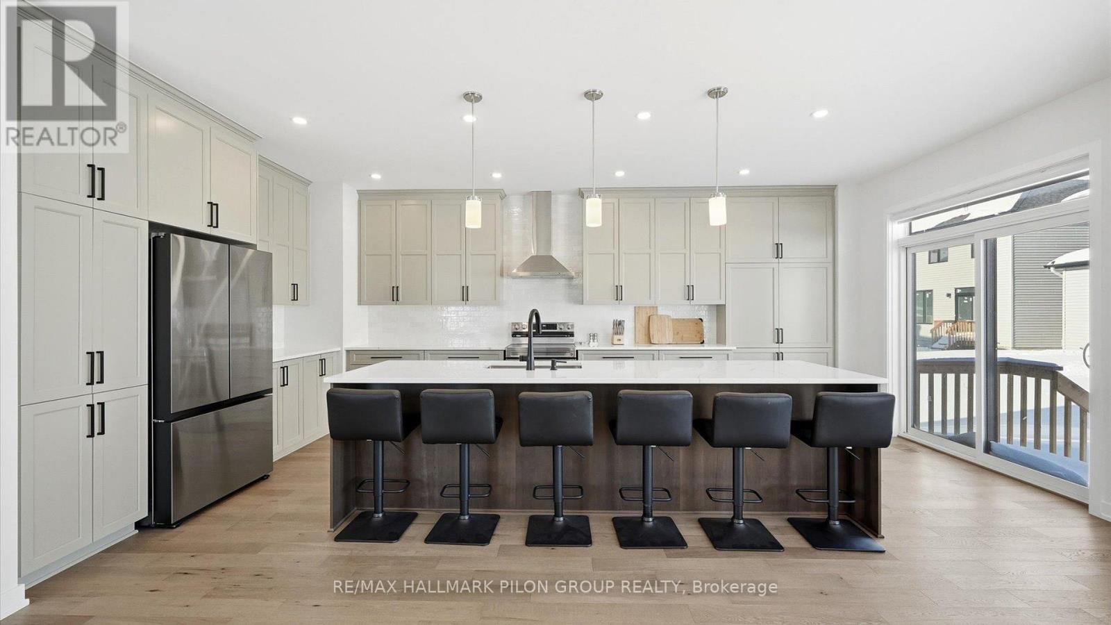 272 CORNICE STREET Image 2