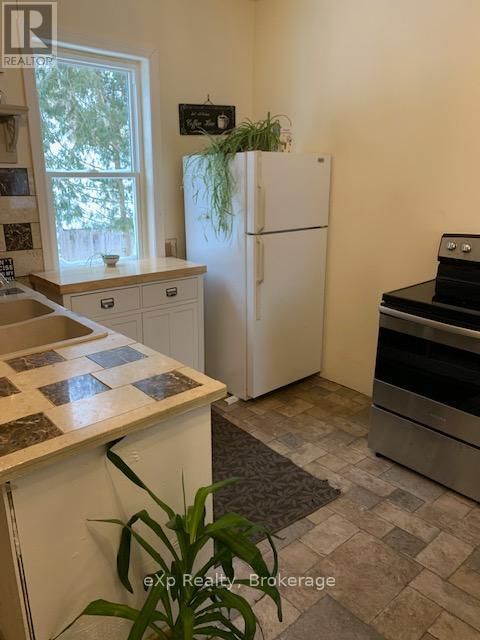 145 3RD AVENUE SOUTHEAST Image 15