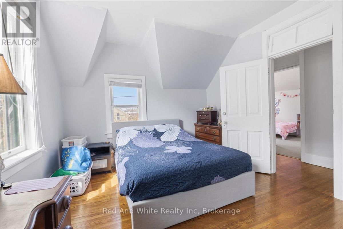 31 BINGEMAN STREET Image 36