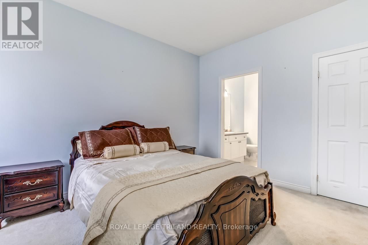 47 - 44 EDGEVALLEY ROAD Image 18