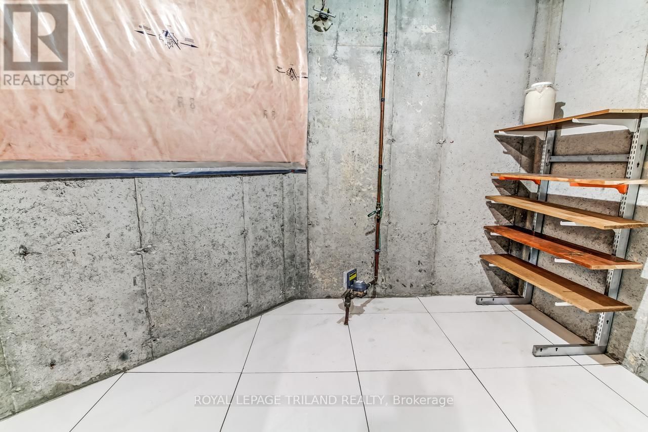 47 - 44 EDGEVALLEY ROAD Image 24