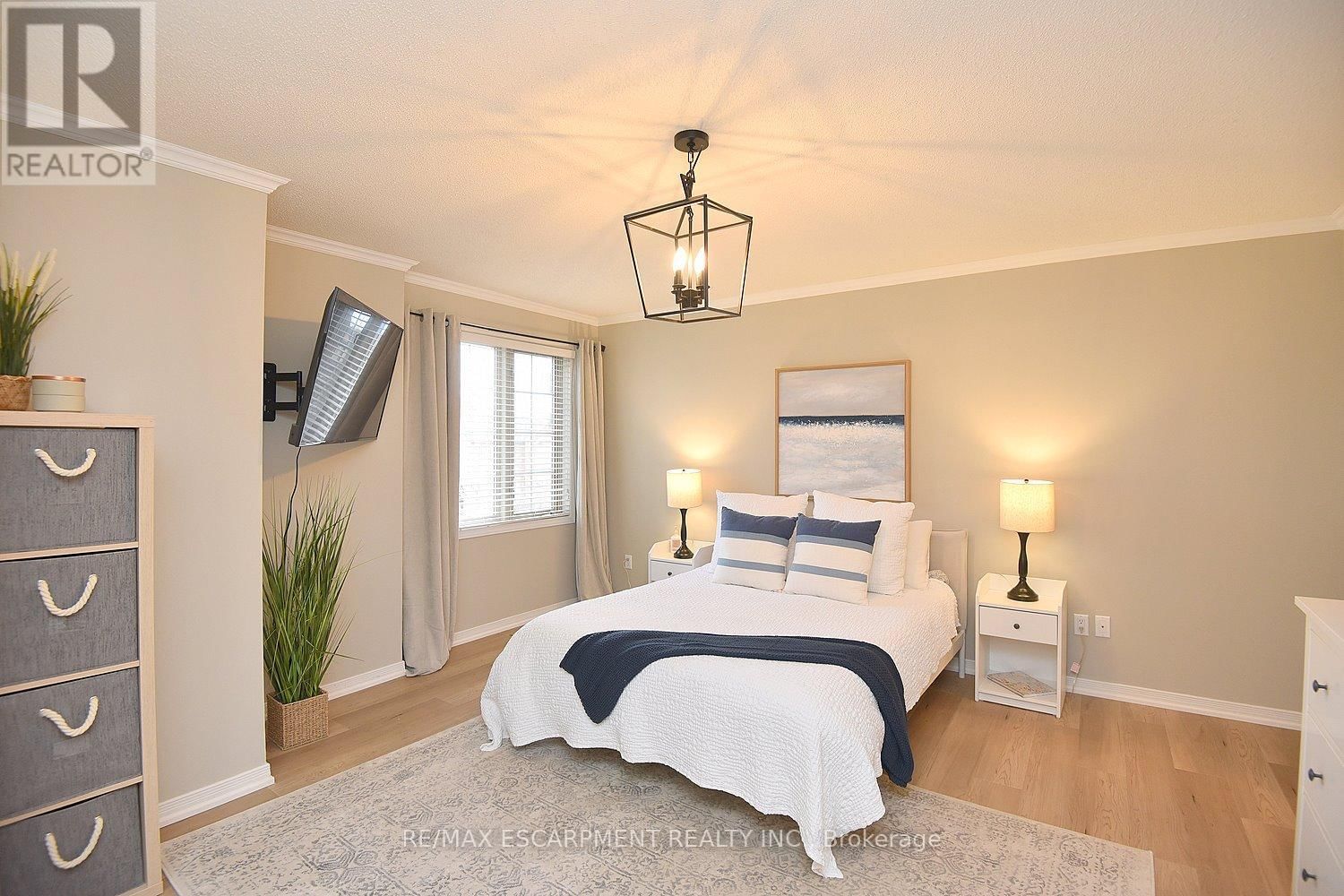 35 - 18 CEDAR STREET Image 25