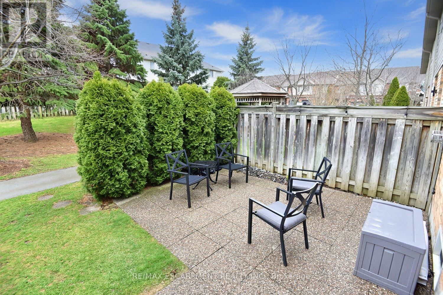 35 - 18 CEDAR STREET Image 39