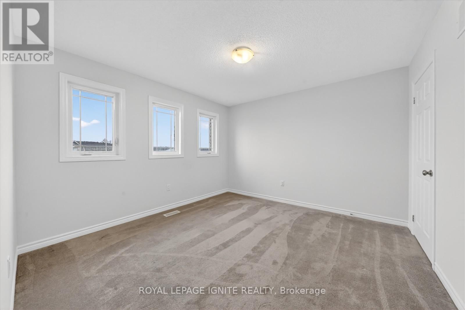 32 LORDS DRIVE Image 28