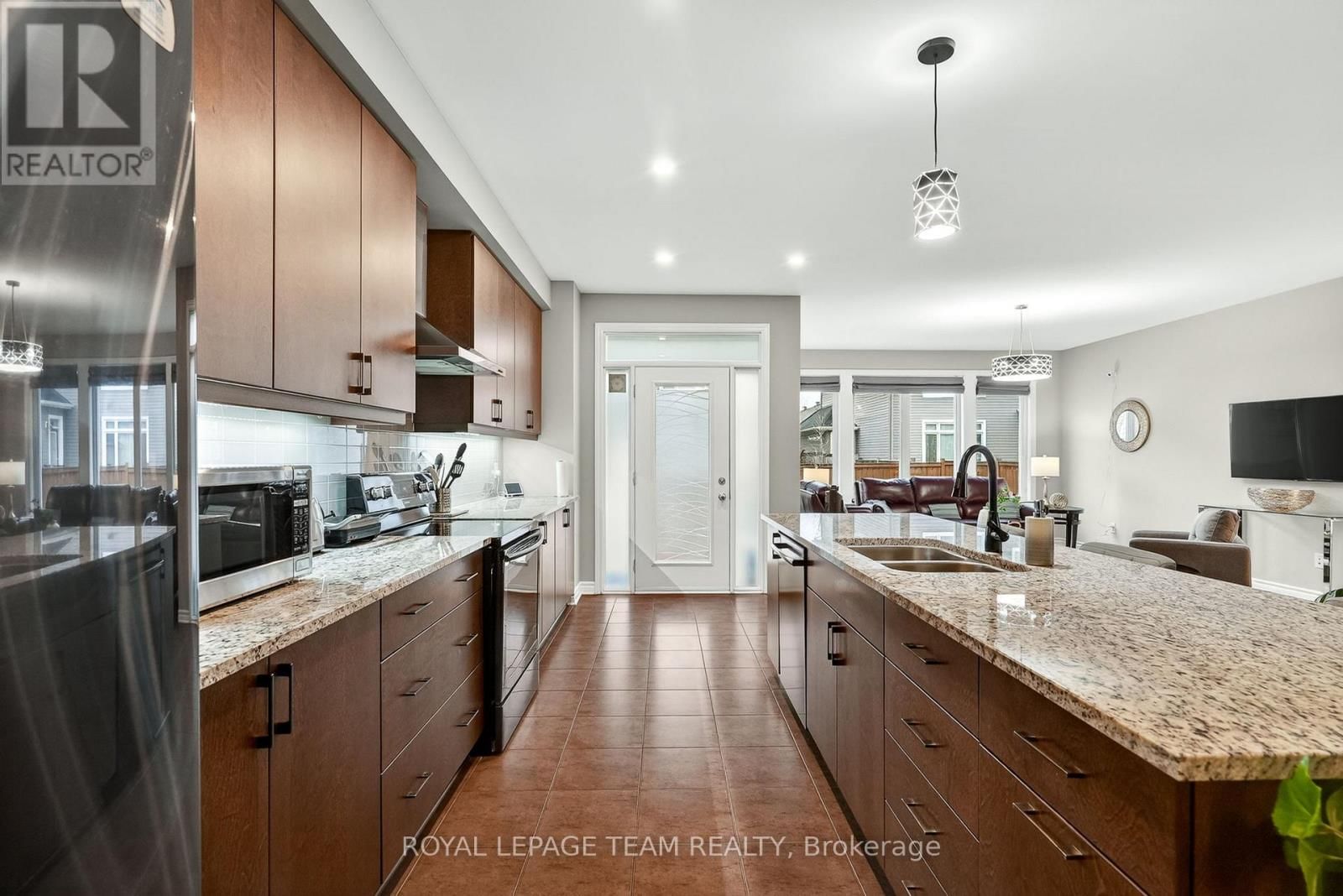 216 HELEN RAPP WAY Image 10