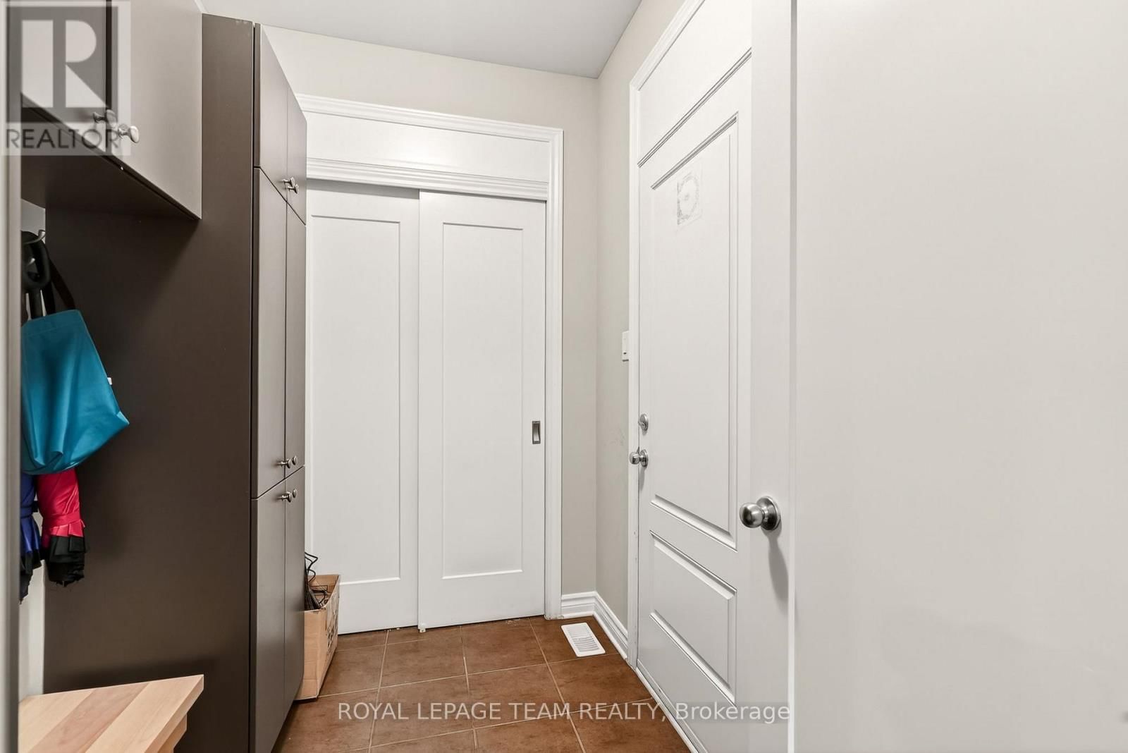 216 HELEN RAPP WAY Image 17