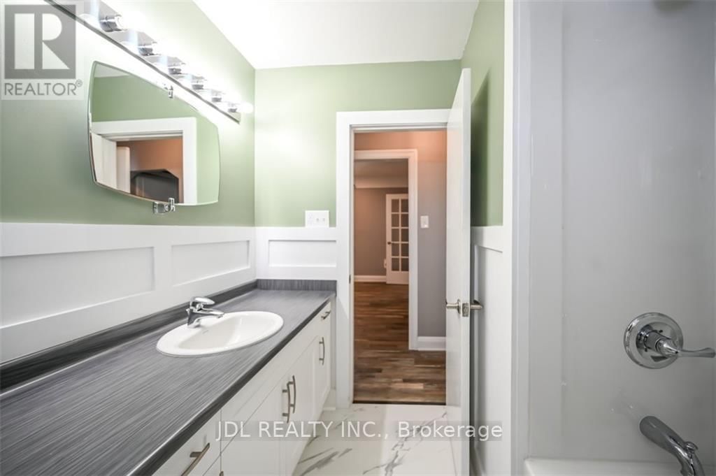 8110 CHIPPEWA ROAD EAST Image 25