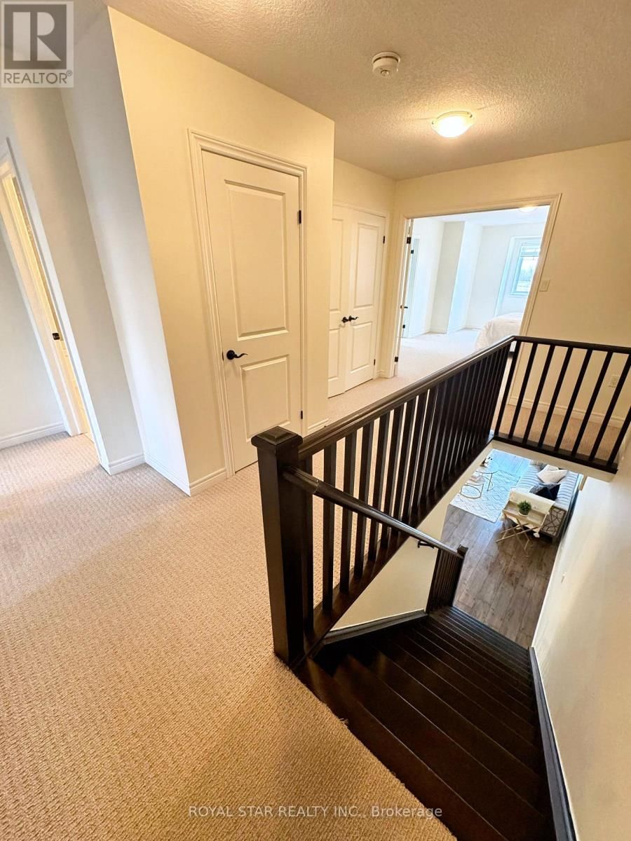 114 DUNROBIN LANE Image 18