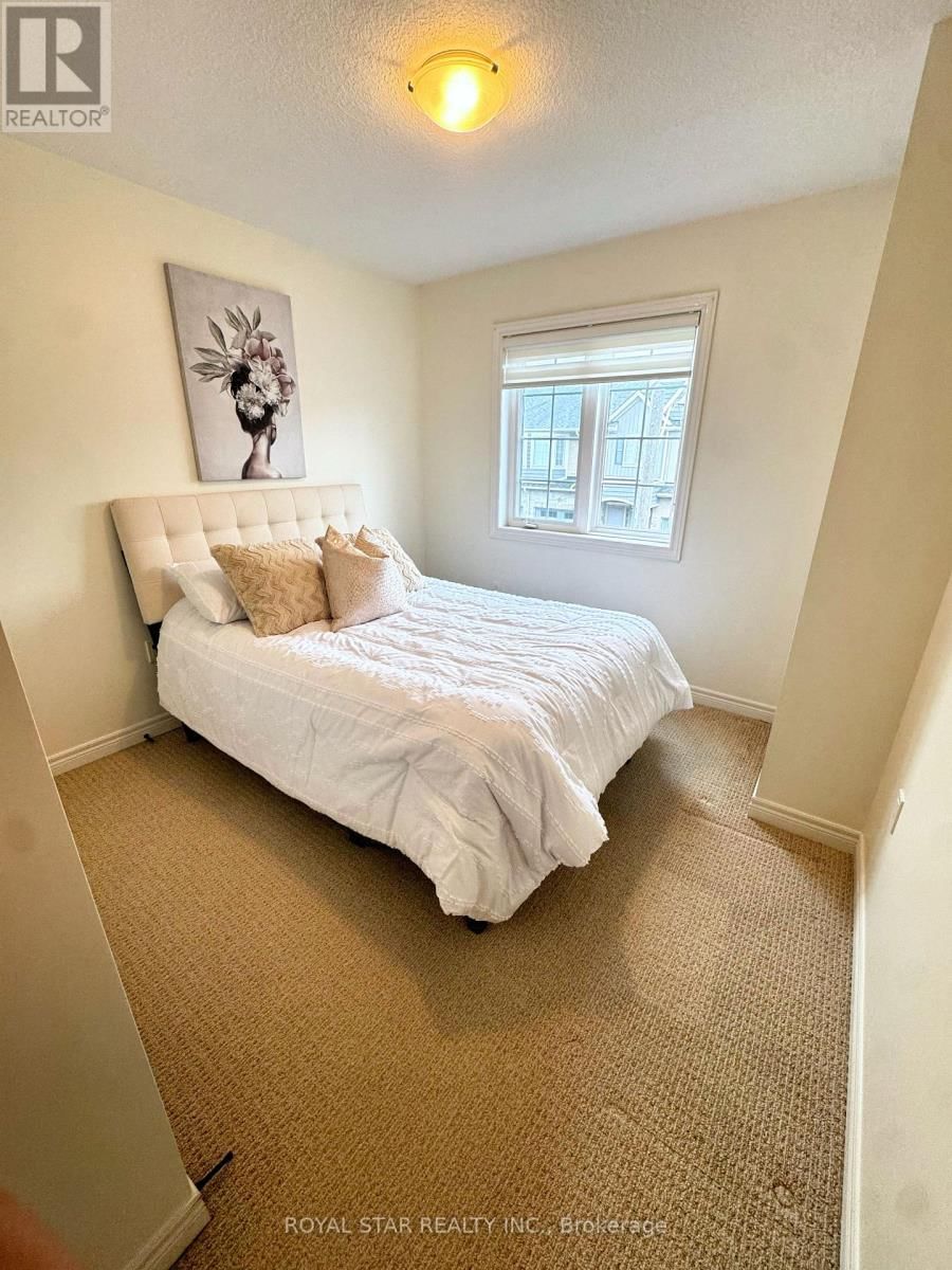 114 DUNROBIN LANE Image 29