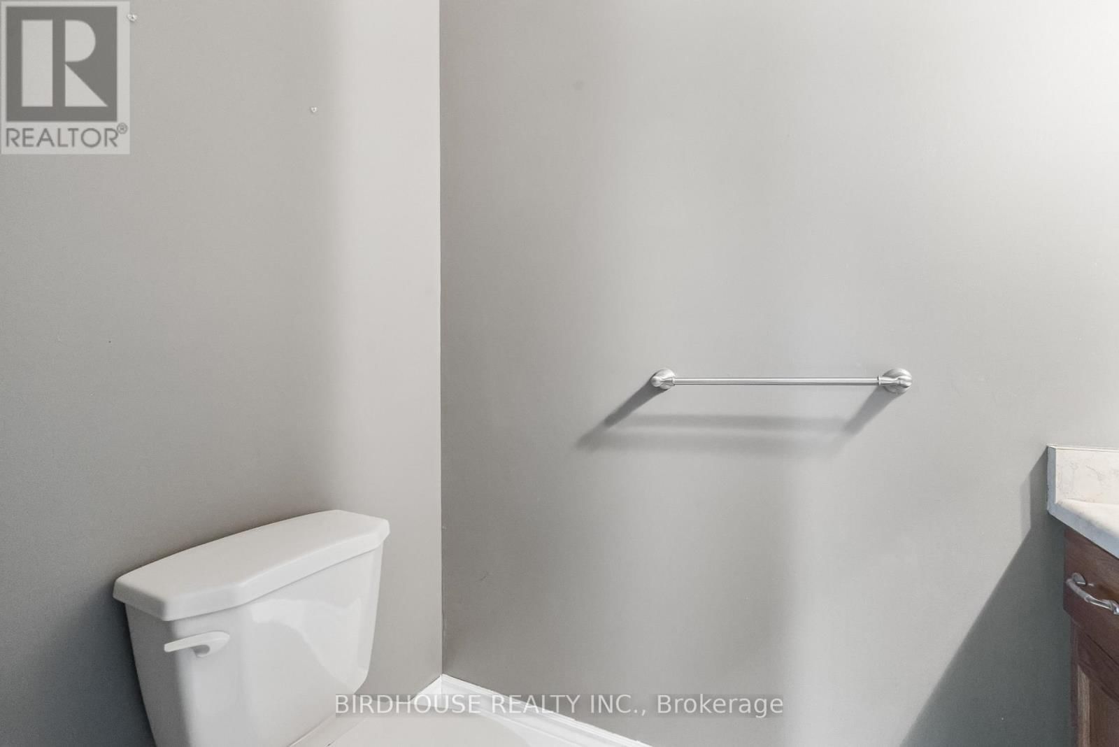 102 EDWINA DRIVE Image 16