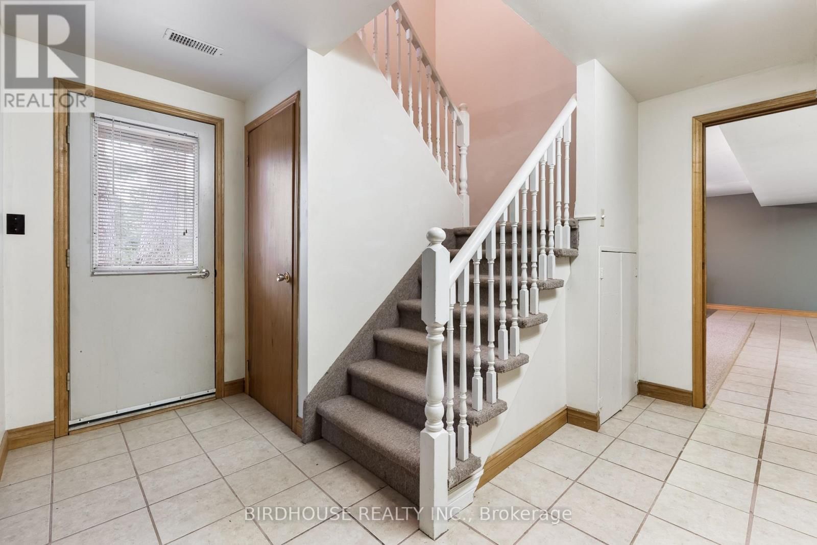 102 EDWINA DRIVE Image 28