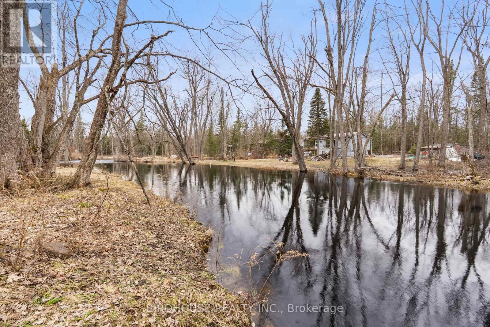 102 EDWINA DRIVE Image 47