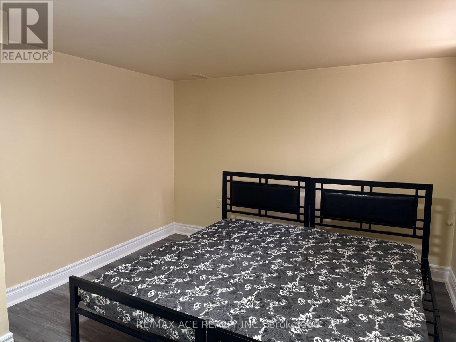 92 WARE STREET Image 29