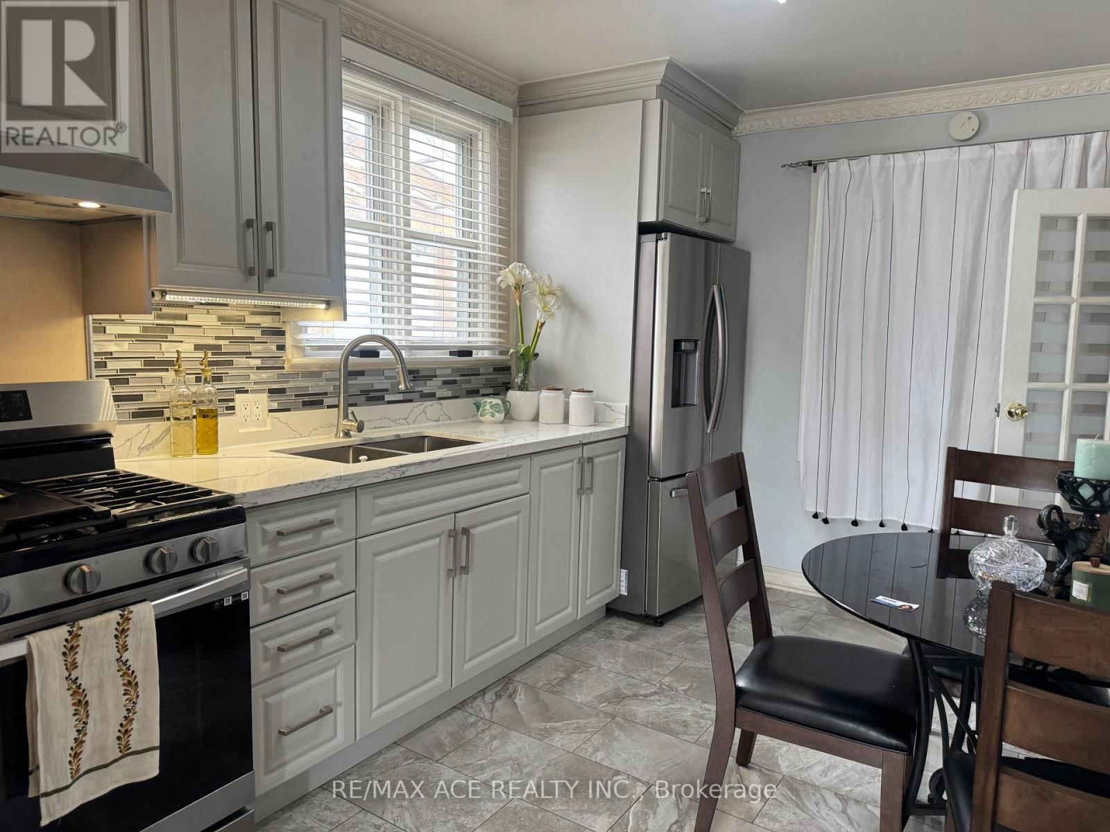 92 WARE STREET Image 9